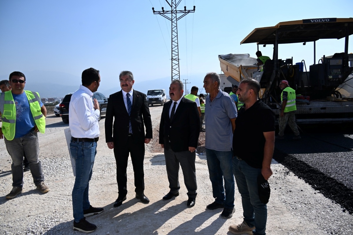 Vali Yılmaz, Batı Kavşağını (Sakızgediği) Şehir Merkezine Bağlayacak Olan Yolun Yapım Çalışmalarında İnceleme ve Denetlemelerde Bulundu